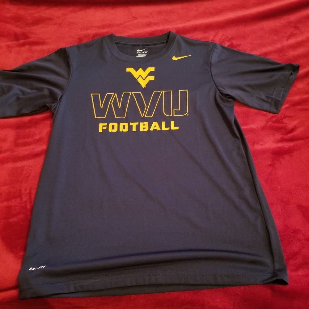 Nike WUV workout shirt